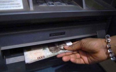 Le Nigeria plafonne les retraits d’espèces à 45 $ par jour pour développer les paiements numériques