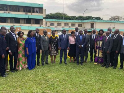 Côte d’Ivoire : la Banque mondiale offre du matériel de collecte et de transport de déchets sanitaires à 6 régions