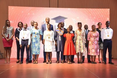 La CIE récompense les meilleurs élèves aux examens 2021