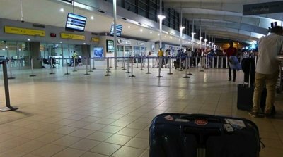 La douane ivoirienne saisit 2 millions d'euros et 84 kg d'or sur deux passagers venant du Bénin