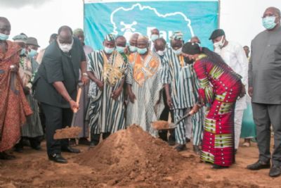 Kandia Camara et Laurent Tchagba lancent les travaux de renforcement du réseau d’eau d’Abobo-Akeikoi