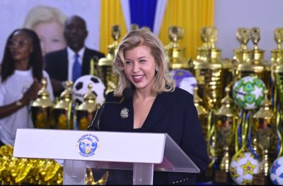 La Première Dame, lors du lancement de la 17e édition de la Coupe « Dominique Ouattara » : « Le football en Côte d'Ivoire, n'est pas seulement un sport. C'est une passion partagée, un langage commun »