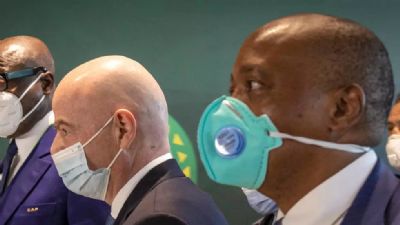 Foot: le Sud-Africain Patrice Motsepe élu président de la CAF