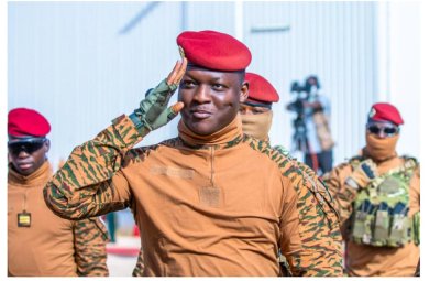 Le Burkina Faso impose une formation militaire aux journalistes