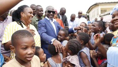 Le maire Adama Bictogo promet d'assainir l'environnement des écoles publiques de Yopougon