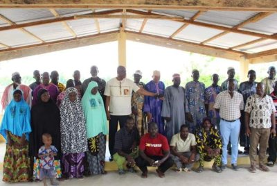 Le maire de Soubré offre un appâtâmes et des équipements à des militants RHDP d'Okrouyo