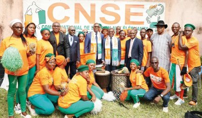 Coupe d’Afrique des nations : Le ministre Metch remet du matériel  d’animation au  CNSE