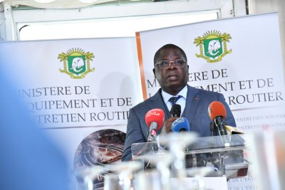 Infrastructures routières : le ministre Amédé Koffi Kouakou annonce pour l’année 2023 la poursuite du bitumage des 1 922 km de routes neuves