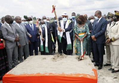  Assainissement : le Premier Ministre Patrick Achi lance les travaux de construction des ouvrages de drainage des eaux pluviales à Abobo