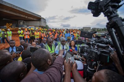 Infrastructures : le Premier Ministre Robert Mambé Beugré donne des instructions pour l’achèvement de la voie Y4