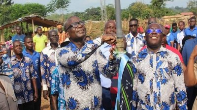 Le président du conseil régional du N’zi inaugure une pompe villageoise à Brou Ahoussoukro