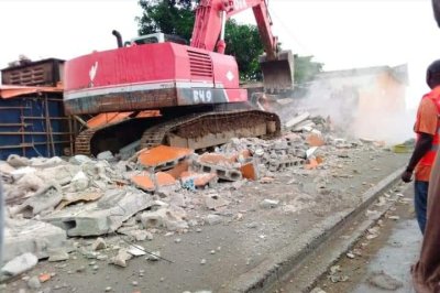 Le siège d'une centrale syndicale dans l'emprise du Métro d'Abidjan rasé