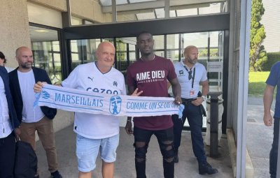 OM : Le club tient son nouveau défenseur, Eric Bailly est arrivé à Marseille