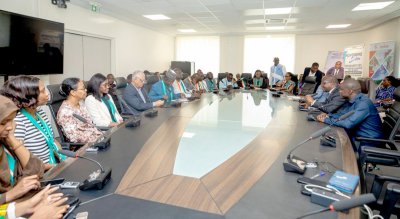 Leadership en santé mondiale : Pierre N’Gou Dimba partage l’expérience ivoirienne avec la 5e cohorte du stage résidentiel du Programme Kofi Annan