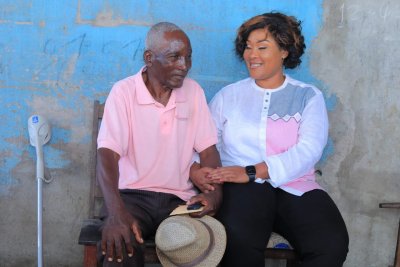 Les dimanches de la solidarité : Myss Belmonde Dogo visite 4 familles vulnérables dans la commune de Port-Bouët