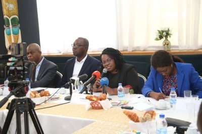 Lutte contre la cherté de la vie : Dr Bah Koné, Secrétaire Exécutive du CNLVC échange avec les responsables de rédaction de presse