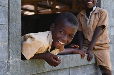 Lutte contre la pollution plastique : De nos poubelles sortent des salles de classe écologiques