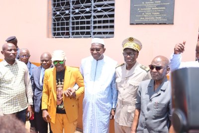 Lutte contre la vie chère : deux marchés de proximité du district autonome du Denguélé remis à Tiémé