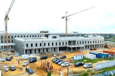 Lutte contre le cancer : Pierre Dimba se félicite de l'avancée à 90% des travaux du chantier du CNROM de Grand-Bassam