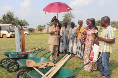 Lutte contre le paludisme : Des kits d’assainissement remis à des comités de salubrité à Zouan-Hounien