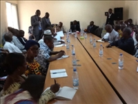 Le maire de Toulépleu, Kah Zion, au personnel : « Mettez-vous au travail »