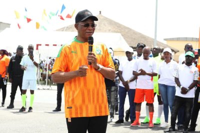 Ministère de la construction : Bruno Koné et ses agents célèbrent la fraternité autour du ballon rond