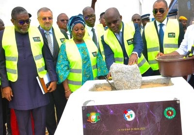 Mise aux normes des hôpitaux de référence : Le Ministre Dimba lance les travaux de réhabilitation et d'équipement de 10 établissements sanitaires