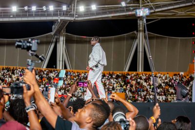 Musique :  Didi B fait vibrer le Stade Félix Houphouët-Boigny à guichets fermés