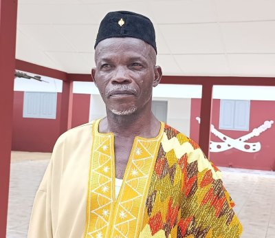 Musique : l’artiste Apaya Poyo signe son premier album « Résilience » après 40 ans de carrière