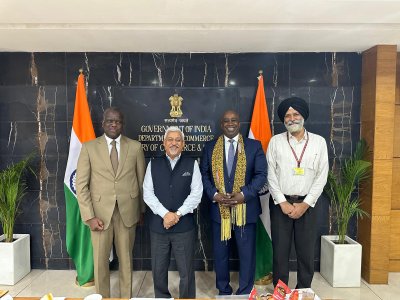 New Delhi : le  Représentant Permanent de la Côte d'Ivoire  reçu en audience par le Secrétaire d’Etat au Commerce et à l’Industrie de l’Inde