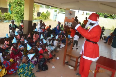Noël 2021 :La Fondation African Women Initiative organise  un arbre de noël à Touba
