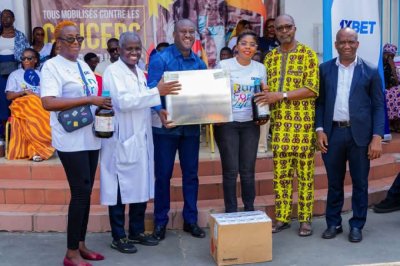 Noël solidaire : plus de 300 enfants malades du cancer et autres pathologies pédiatriques reçoivent des cadeaux au CHU de Treichville