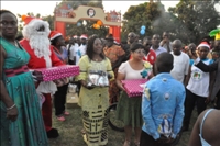 Fête de fin d’année à Guitry : Mme Dominique Ouattara comble les populations de kouta