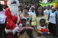 Fêtes de fin d’année / Guitry :	Mme Dominique Ouattara comble les populations de Kouta