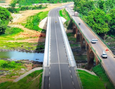 Nouveau pont mixte à trois travées d'Aniassué : un bel ouvrage de fluidité du trafic dans la région de l’Indénié-Djuablin