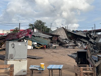 Occupation anarchique du domaine public : les commerces installés sur le « Terrain de Las Palmas » et 