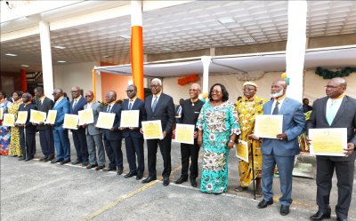 Ordre du Mérite de la Fonction publique : 279 fonctionnaires dont deux présidents d'institutions décorés