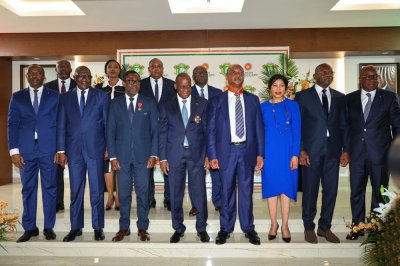 Ordre national/Contribution à l’organisation de la CAN 2023 : le président et le secrétaire général de la CAF faits respectivement Commandeur et Officier