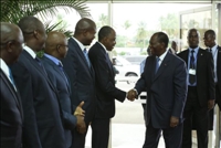 Arrivée de Ouattara à Abuja pour un sommet de la CEDEAO consacré au Mali