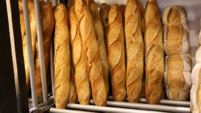 La baguette de pain conserve son prix mais 