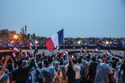 Paris lance ses Jeux par une parade pluvieuse sur la Seine