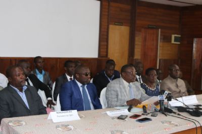 Côte d’Ivoire: l’opposition retire sa confiance à ses représentants à la CEI