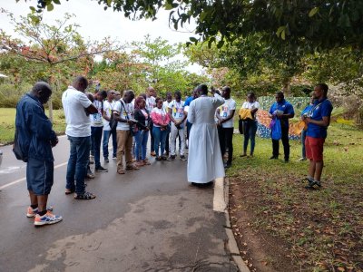 Pèlerinage-Don : Katinan Koné solidaire des journalistes et communicants catholiques du diocèse de Grand-Bassam