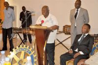 Des présents du conseil régional du Lôh Djiboua à des mères à Divo