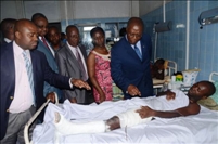 Santé/ atteint par une balle dans la cuisse au centre de santé urbain d’Anono : Wognin Koffi Serges reçoit le réconfort du ministère de la santé et de la lutte contre le sida