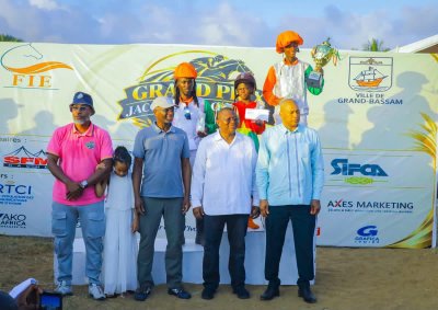 PMU : la LONACI et la Fédération ivoirienne d’équitation célèbrent Jacqueline Ouégnin