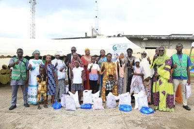 Port-Bouët : l’ONG AICHA offre des habits neufs et des dons de Tabaski à 215 orphelins et 50 veuves