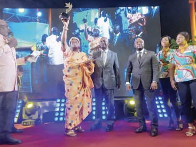 Port-Bouët / Promotion de l’excellence : Le maire Emmou célèbre ses meilleurs agents