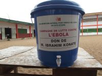 Le lavage des mains avec du savon peut aider à arrêter la propagation du virus Ebola - UNICEF