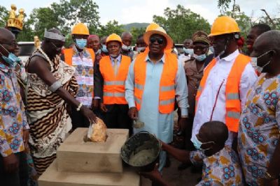 La première pierre du collège moderne de Kouafo Akidom posée